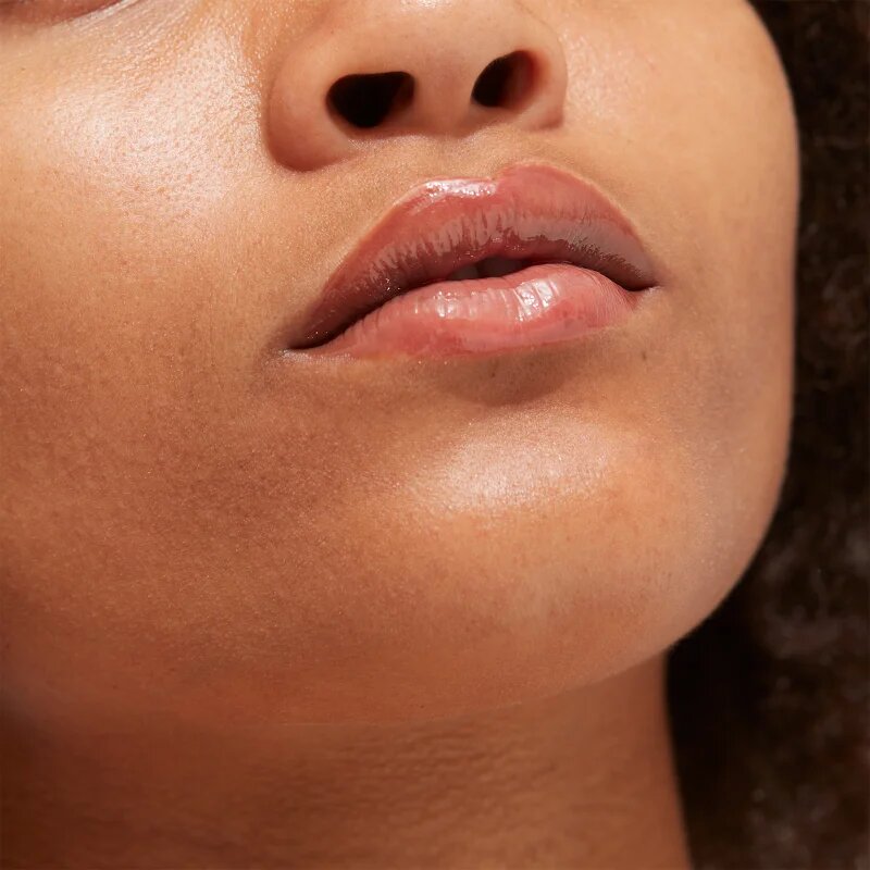 GOSH COPENHAGEN Lip Oil тониращо олио за устни цвят 005 Cherry Blossom 4 мл.