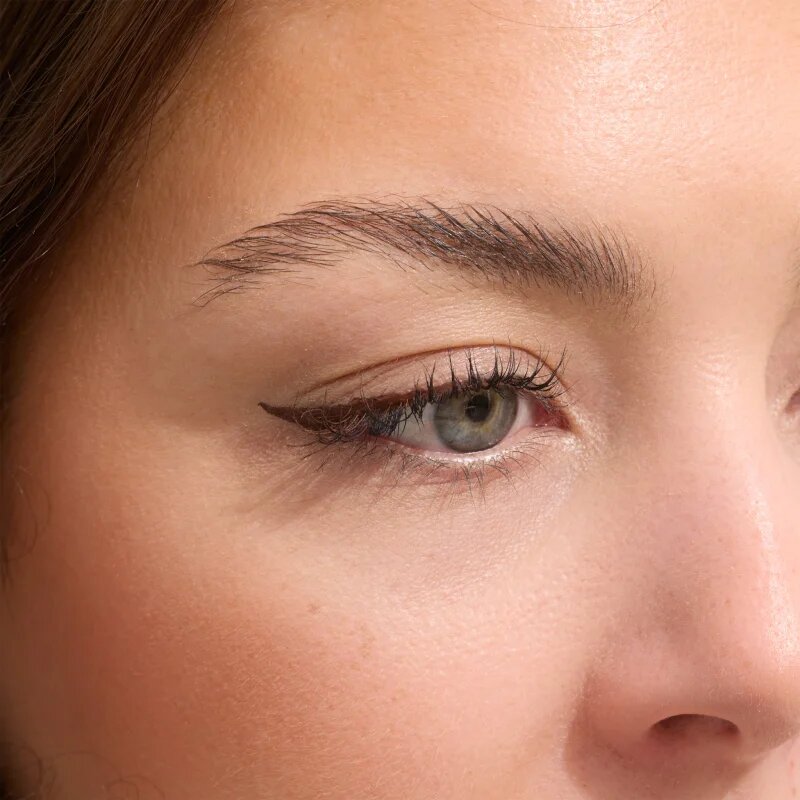 GOSH COPENHAGEN Slanted Pro Liner течни очни линии цвят 003 Matt Brown 2.5 мл.