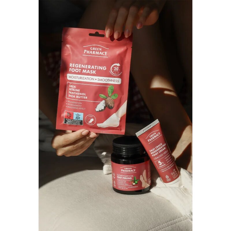 Green Pharmacy Foot Care Regenrating Fast Crack Foot Cream регенериращ крем за напукани крака 75 мл.