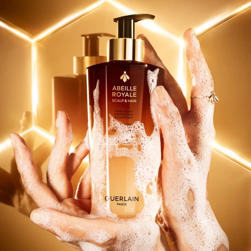 Guerlain Abeille Royale Revitalizing & Fortifying Care Shampoo ревитализиращ шампоан 290 мл.