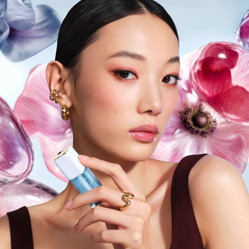 Guerlain KissKiss Bee Glow Plump блясък за устни за по-голям обем цвят 200 Cool Glow 9.5 мл.