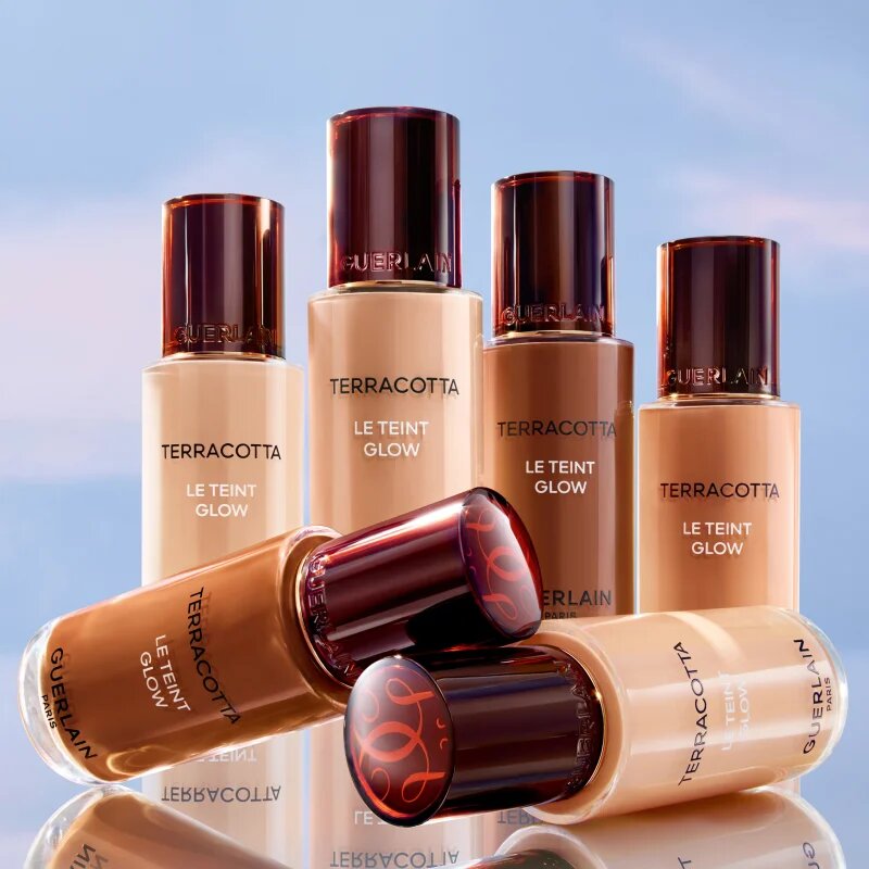 Guerlain Terracotta Le Teint Glow течен озаряващ фон дьо тен за естествен вид цвят 6W Warm 35 мл.