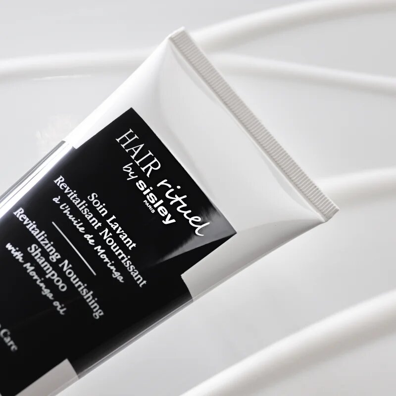 Hair Rituel by Sisley Revitalizing Nourishing Shampoo подхранващ шампоан с ревитализиращ ефект 500 мл.