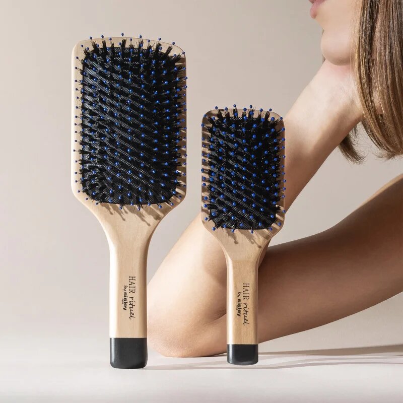 Hair Rituel by Sisley The Pocket Brush Radiance & Softness четка за блясък и мекота на косата 1 бр.