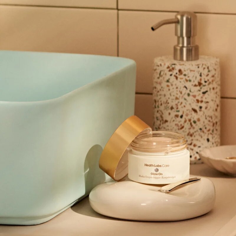 Health Labs Care Glow On Purifying and Brightening Mask почистваща и освежаваща маска за лице 50 мл.