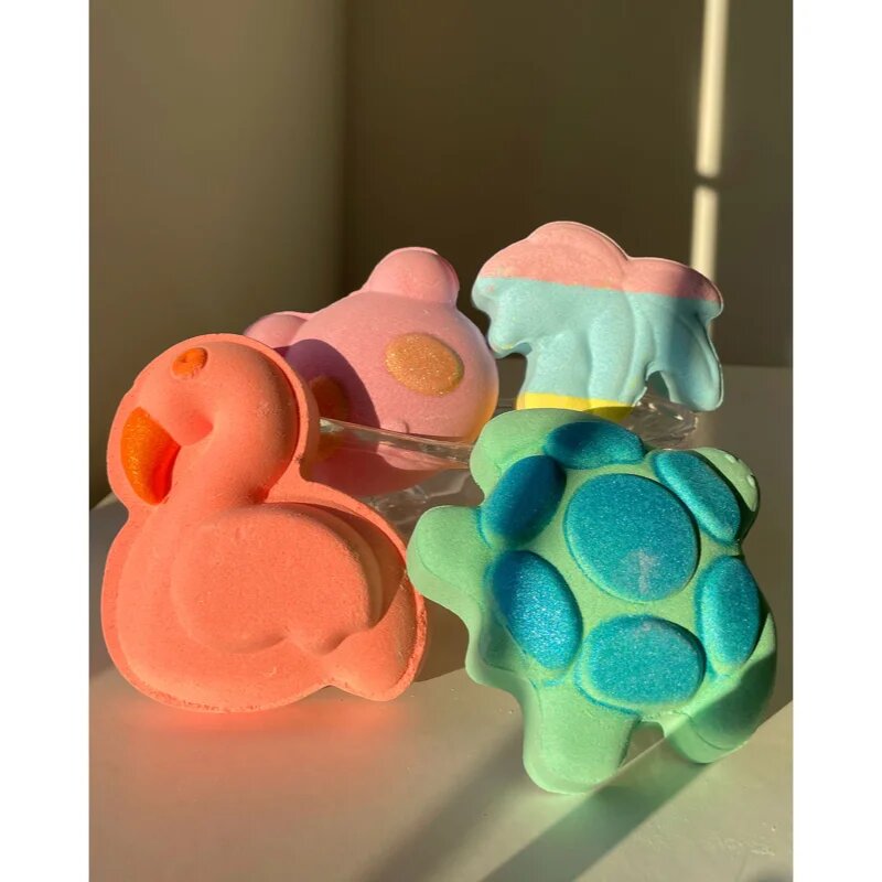 I Heart Revolution Bath Fizzer Turtle бомбичка за вана с аромат Citrus & Green apple 110 гр.