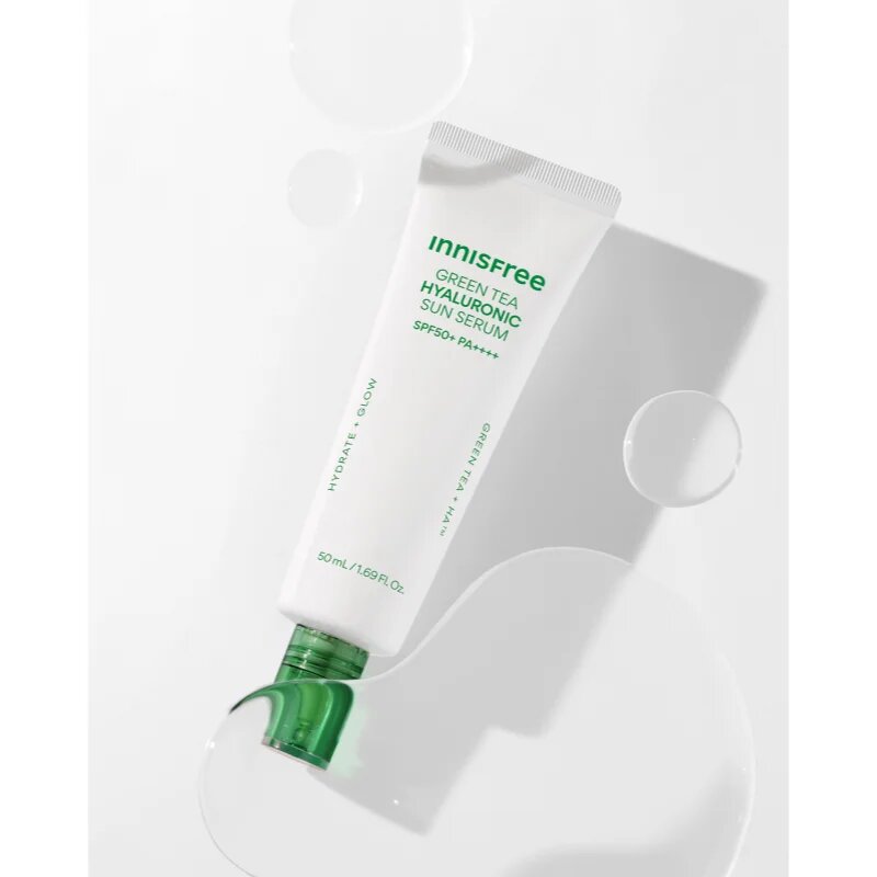 innisfree Green Tea Hyaluronic Sun Serum защитен овлажняващ флуид с успокояващ ефект SPF 50+ 50 мл.