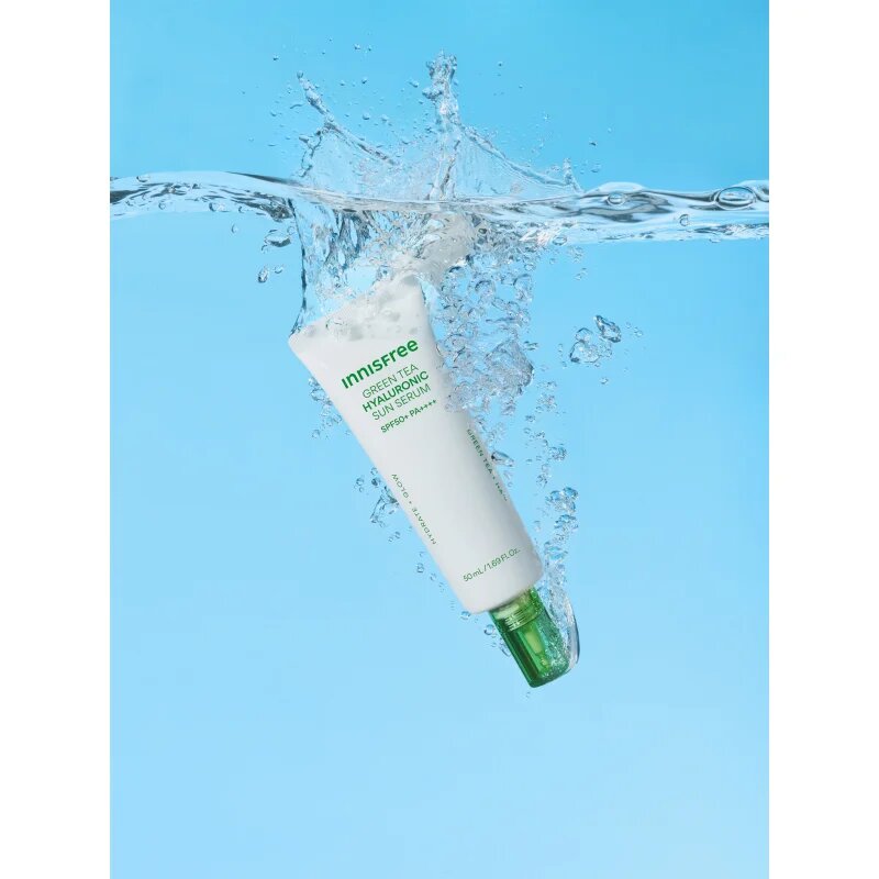 innisfree Green Tea Hyaluronic Sun Serum защитен овлажняващ флуид с успокояващ ефект SPF 50+ 50 мл.
