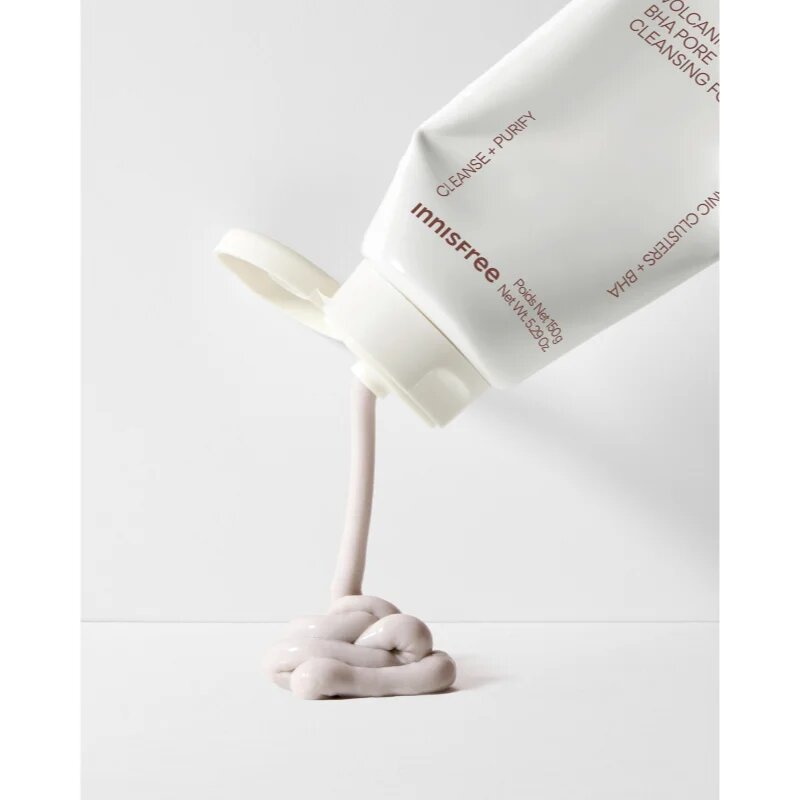innisfree Volcanic BHA Pore Cleansing Foam нежна почистваща пяна за изглаждане на кожата и минимизиране на порите 150 мл.