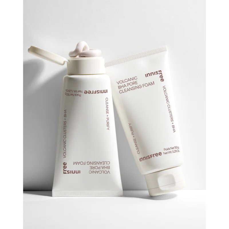 innisfree Volcanic BHA Pore Cleansing Foam нежна почистваща пяна за изглаждане на кожата и минимизиране на порите 150 мл.