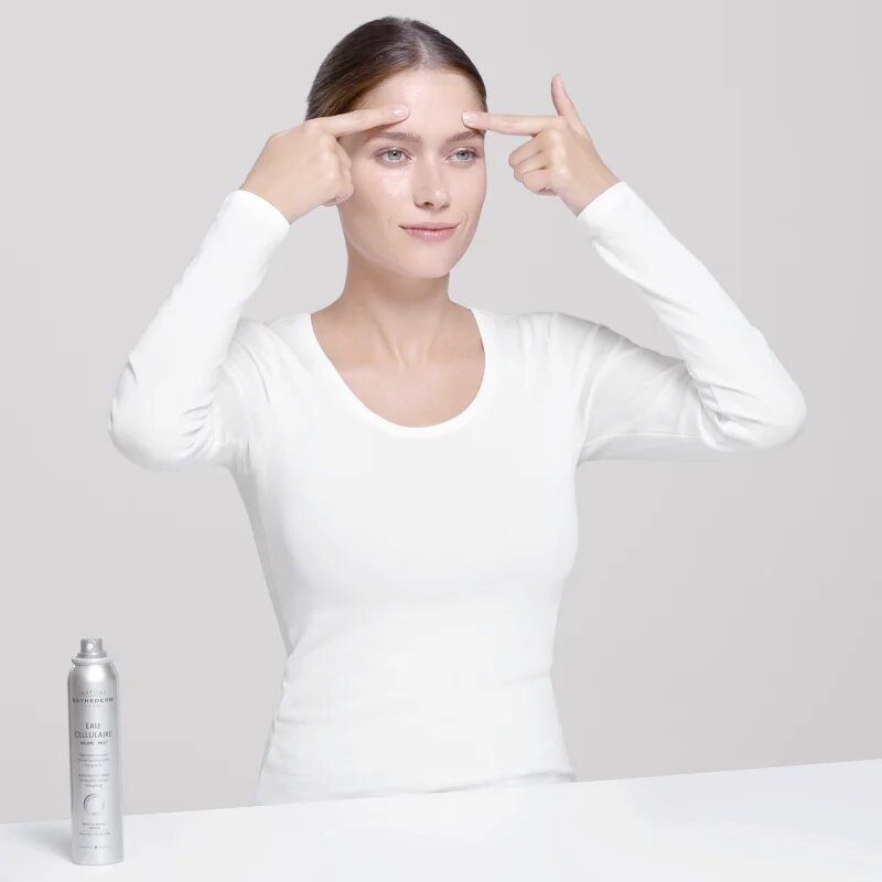 Institut Esthederm Cellular Water Mist енергизираща хидратираща мъгла за лице с клетъчна вода 200 мл.