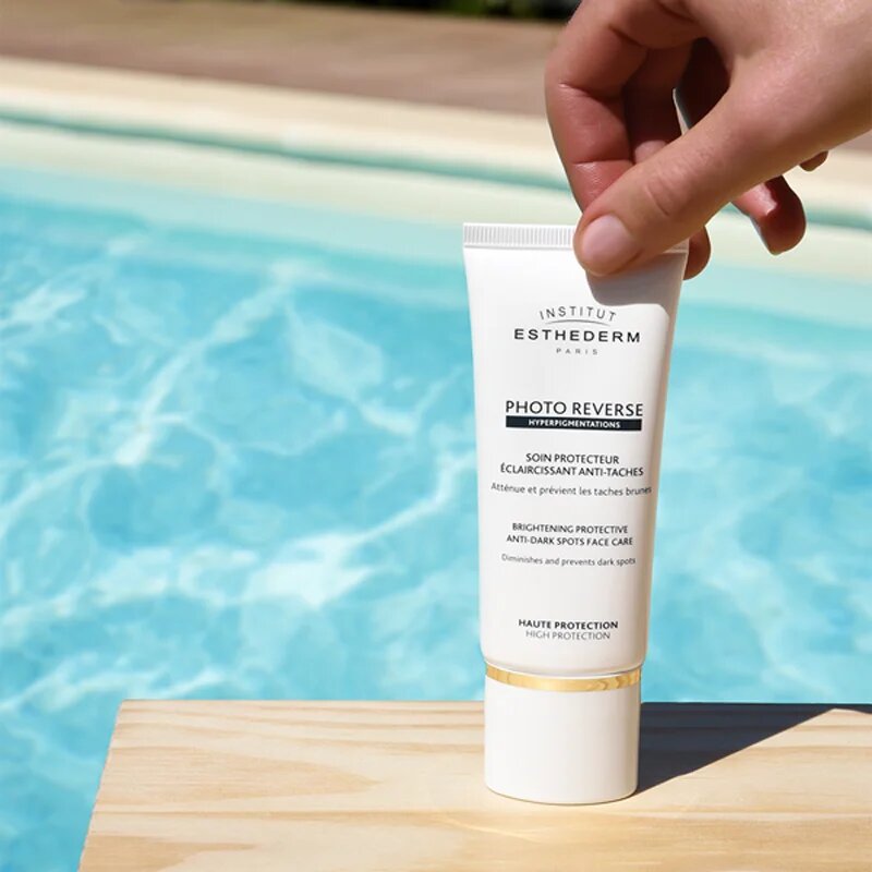 Institut Esthederm Photo Reverse Brightening Protective Anti-Dark Spots Face Care озаряваща защитна грижа против пигментни петна с висока UV защита SP
