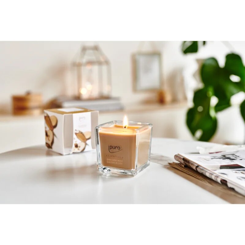 ipuro Essentials Cedar Wood ароматна свещ 125 гр.