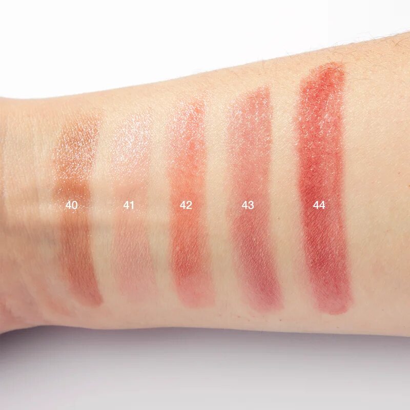 IsaDora Glossy Balm Hydrating Stylo тониращ хидратиращ балсам за устни цвят 41 Pink Silk 1.6 гр.