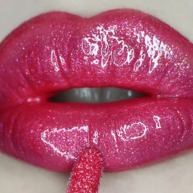 J.Cat Beauty Liptnix Extreme Shimmer Topper блясък за устни с блестящи частици цвят 110 Plasmon 8 гр.