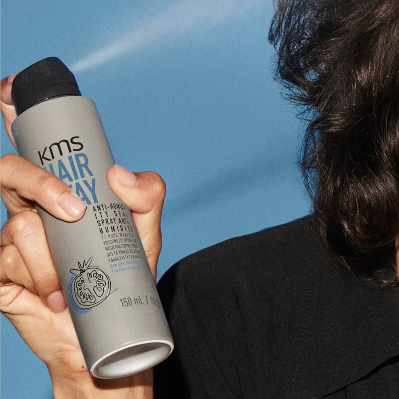KMS Hair Stay Anti-Humidity Seal спрей за коса за естествена фиксация и блясък на косата 150 мл.