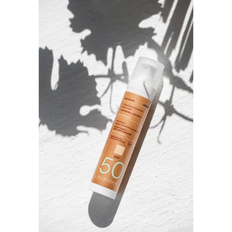 Korres Red Grape Tinted Daily Sunscreen тониращи слънцезащитни продукти да уеднакви цвета на кожата SPF 50 50 мл.