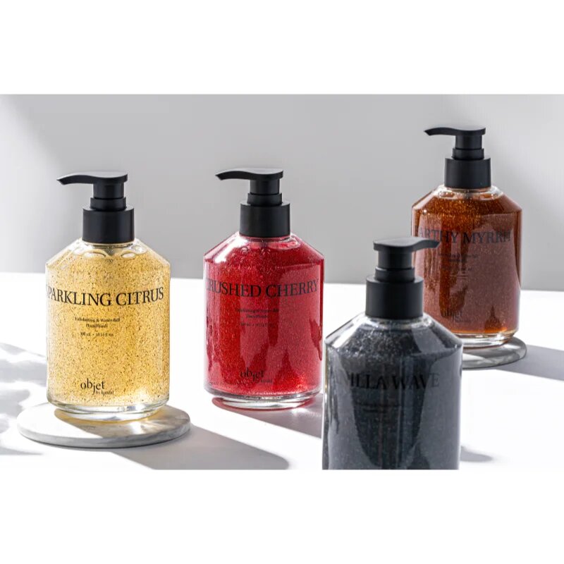 KUNDAL Objet Exfoliating & Waterfull Hand Wash ексфолиращ течен сапун за ръце с аромат Crushed Cherry 380 мл.