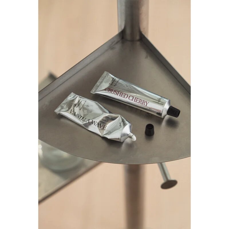 KUNDAL Objet Silky & Buttery Hand Cream интензивен хидратиращ крем за ръце с аромат Crushed Cherry 50 мл.