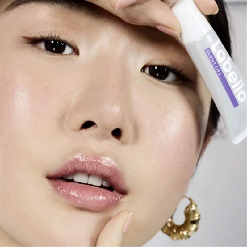 Labello Glowy Lips хидратиращ балсам за устни с хиалуронова киселина 10 мл.