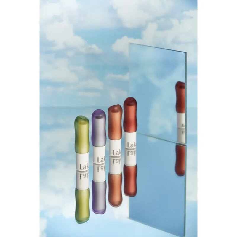 Laka Soul Vegan Lip Balm балсам за устни за хидратация и блясък цвят Berry 3.9 гр.