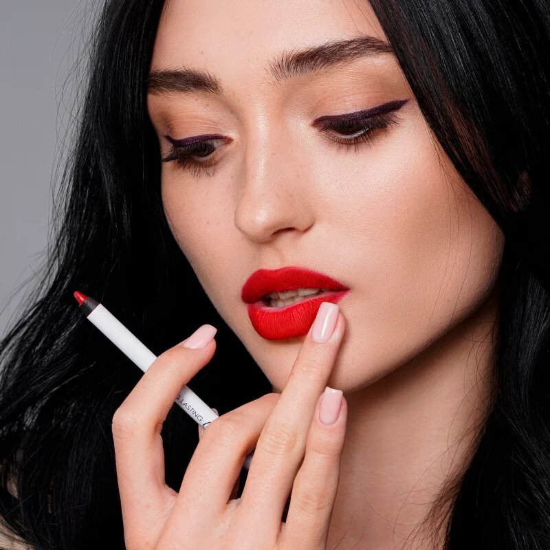 LAMEL Long Lasting Gel Lip Liner дълготраен молив за устни цвят 411 Ruby Red 1.7 гр.