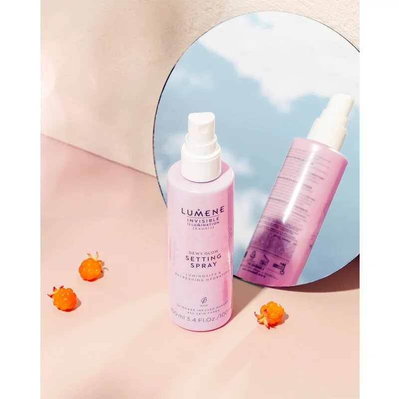 Lumene Invisible Illumination Dewy Glow озаряващ фиксиращ спрей 100 мл.