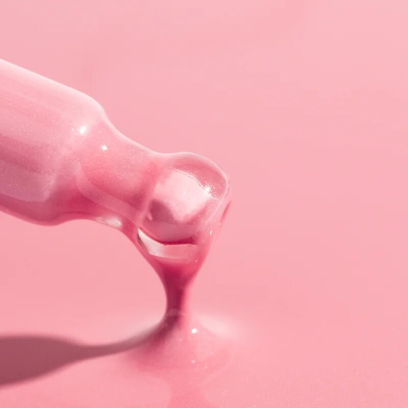 Lumene Invisible Illumination течен руж за озаряване на лицето цвят Frosty Petal 15 мл.