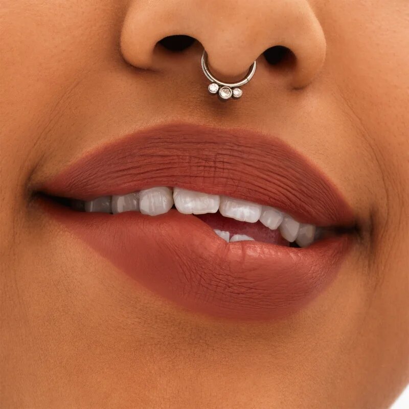 MAC Cosmetics Locked Kiss 24h Lipstick дълготрайно червило с матиращ ефект цвят Meticulous 18 гр.