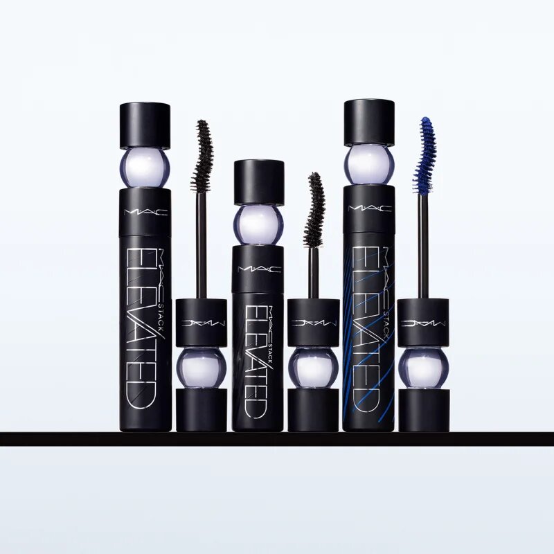 MAC Cosmetics MACStack Elevated Mascara спирала с дълготраен ефект за обем и извити мигли цвят Denim Stack 12 мл.