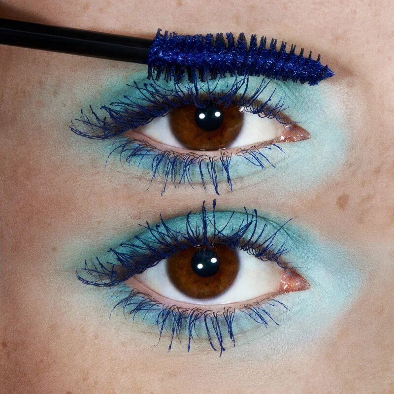 MAC Cosmetics MACStack Elevated Mascara спирала с дълготраен ефект за обем и извити мигли цвят Denim Stack 12 мл.