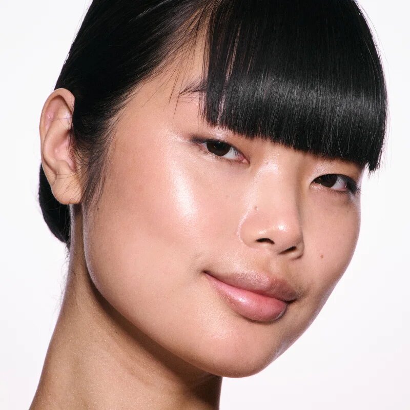MAC Cosmetics Skinfinish Lightstruck течен хайлайтър цвят Bubbled Over 15 мл.