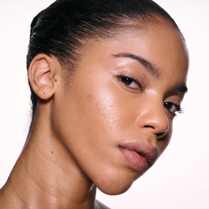 MAC Cosmetics Skinfinish Lightstruck течен хайлайтър цвят Bubbled Over 15 мл.