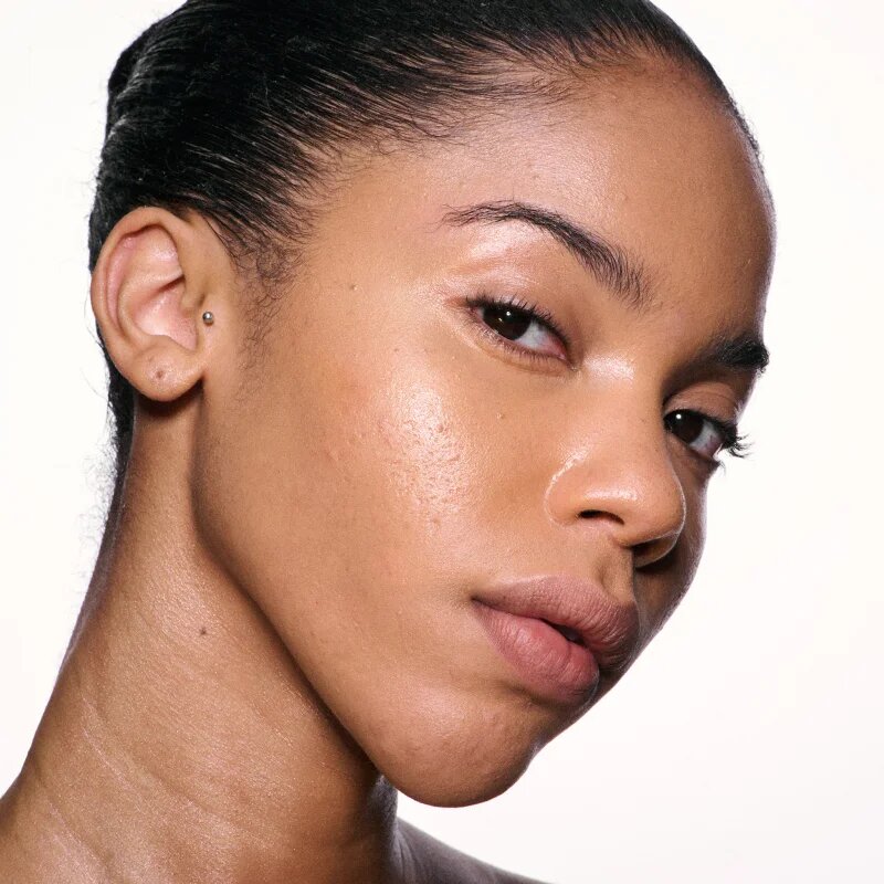 MAC Cosmetics Skinfinish Lightstruck течен хайлайтър цвят Extra Ordinary 15 мл.