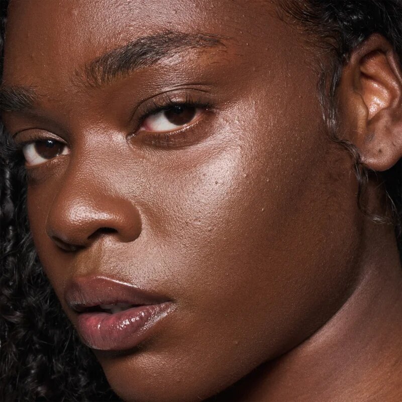 MAC Cosmetics Strobe Beam Bronzelighter течен бронзант с озаряващ ефект цвят Daylite 4.3 мл.