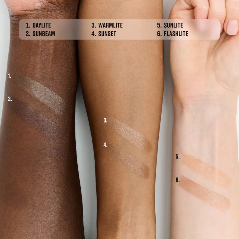 MAC Cosmetics Strobe Beam Bronzelighter течен бронзант с озаряващ ефект цвят Warmlite 4.3 мл.