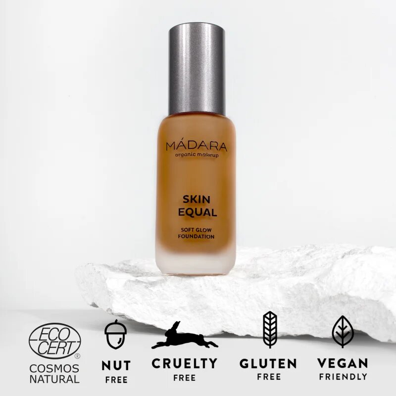 Mádara MÁDARA Skin Equal лек крем - основа SPF 15 цвят Fudge 80 30 мл.