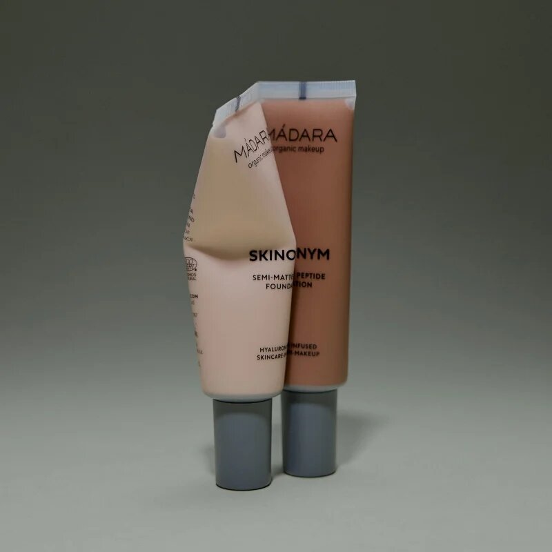 Mádara MÁDARA Skinonym Semi-Matte Peptide дълготраен фон дьо тен с пептиди цвят Golden Sand 50 30 мл.