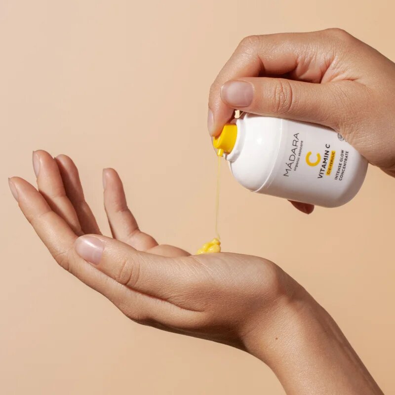 Mádara MÁDARA Vitamin C Intense Glow озаряващ концентрат 30 мл.