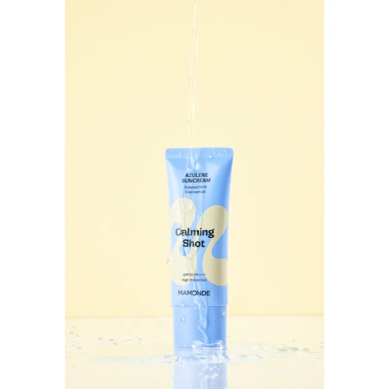MAMONDE Calming Shot Azulene Suncream защитен крем за лице с успокояващ ефект SPF 50+ 35 мл.