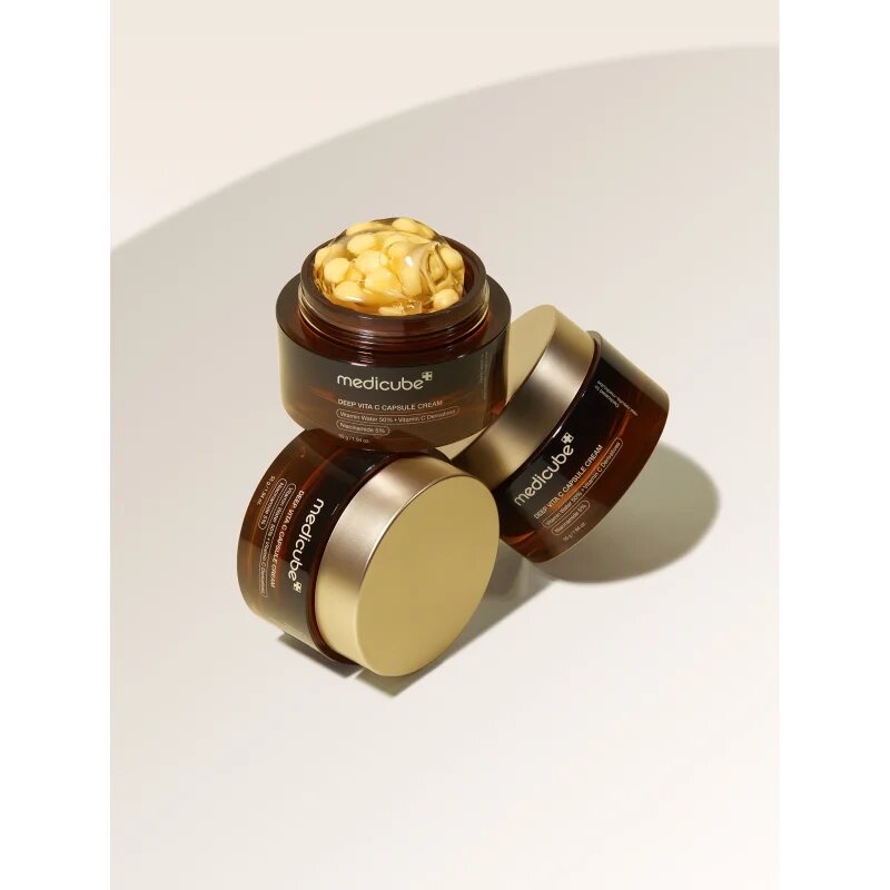 Medicube Deep Vita C Capsule Cream озаряващ крем за лице с хиперпигментация 55 гр.