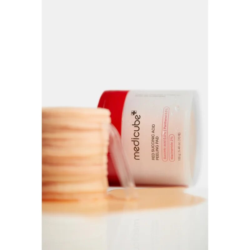 Medicube Red Succinic Acid Peeling Pad ексфолиращи възглавнички за проблемна кожа 70 бр.
