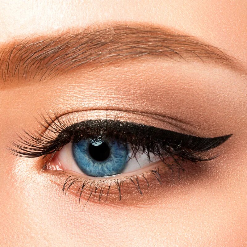 Mesauda Eyes On Fleek течна очна линия с матиращ завършек 0.55 мл.