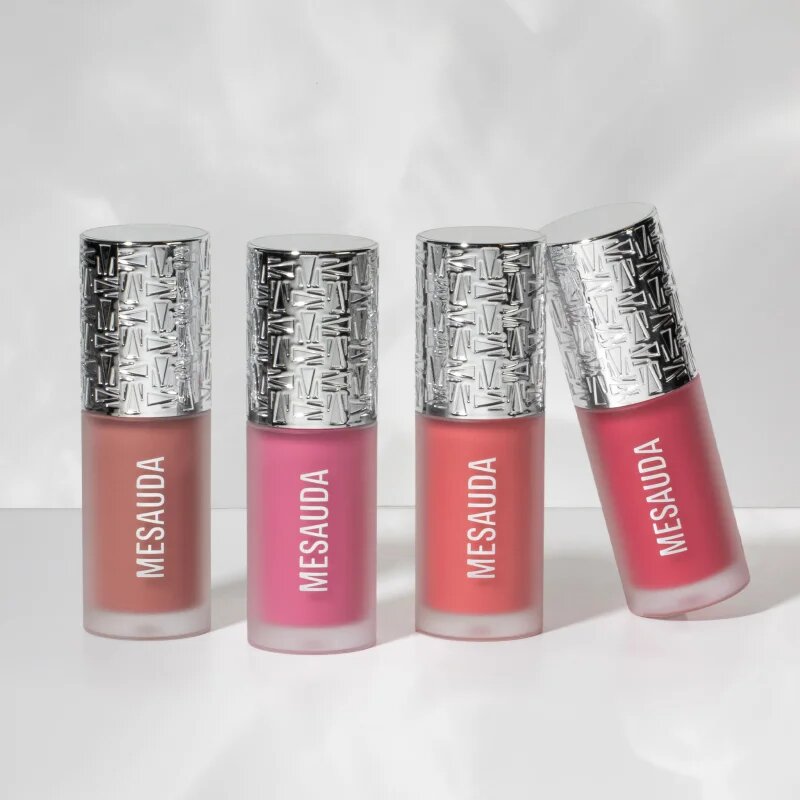 Mesauda Flush of Blush течен руж с матиращ ефект цвят 104 Strawberry Kiss 8 мл.