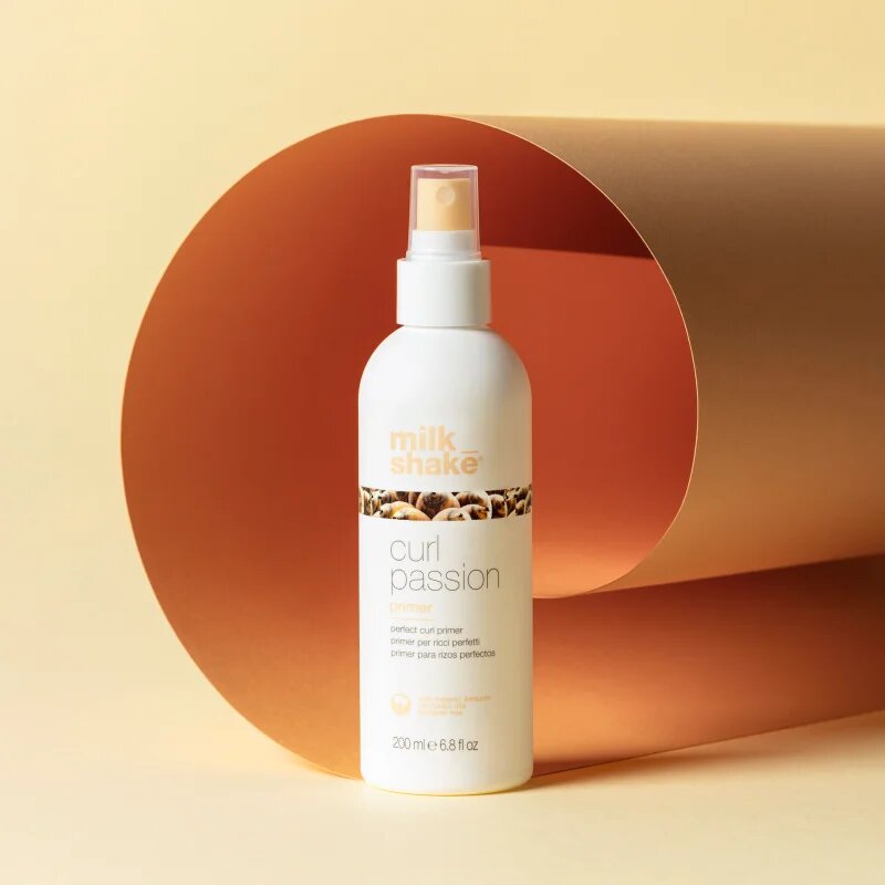 milk_shake® Curl Passion грижа без отмиване за къдрава коса 200 мл.