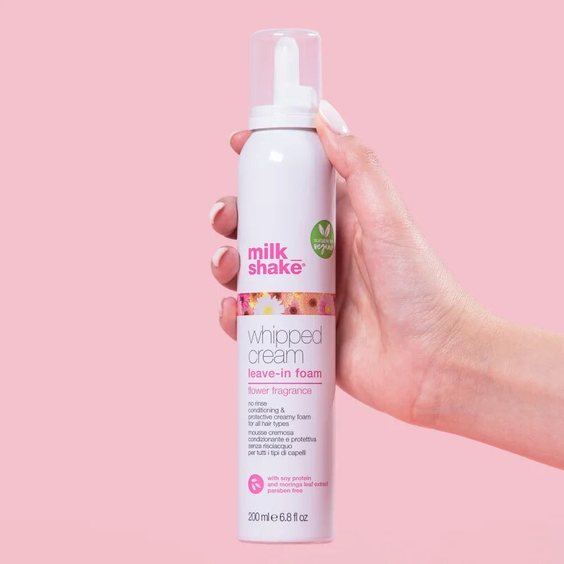 milk_shake® Leave-in Treatments Whipped Cream хидратираща грижа без отмиване за боядисана коса Flower Fragrance 200 мл.