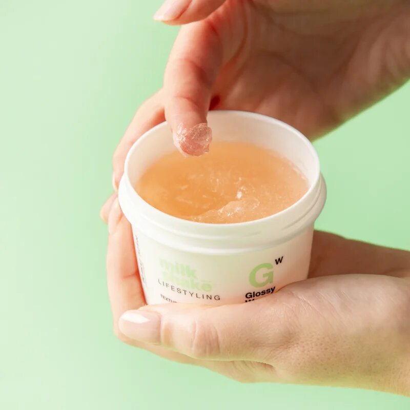 milk_shake® Lifestyling Glossy Wax восък за дефиниция и блясък 90 мл.