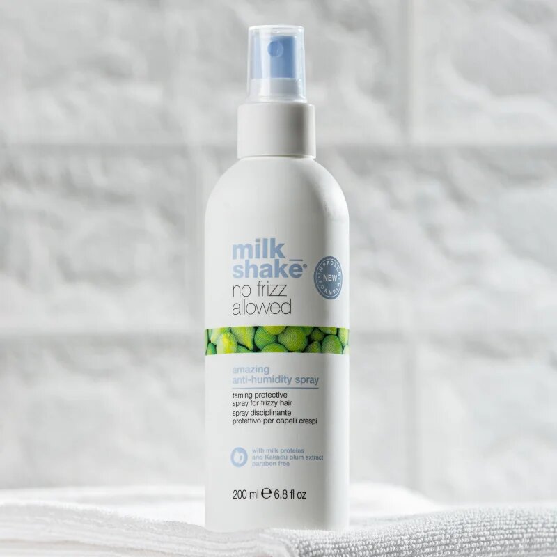 milk_shake® No Frizz Allowed Amazing Anti-Humidity Spray стилизиращ защитен спрей за коса против цъфтене 200 мл.