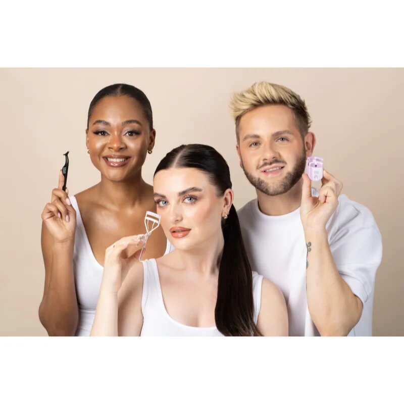 MUA Makeup Academy Travel Eyelash Curler извивачка за мигли на път цвят Lilac Pearl 1 бр.