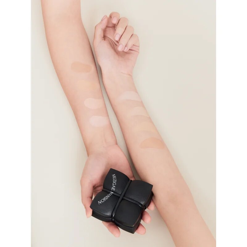 MUZIGAE MANSION Sleek Matt Cushion дълготраен грим в гъбичка SPF 50+ + резервен пълнител цвят N21 2x15 гр.